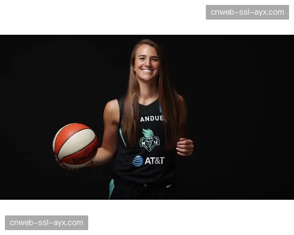 WNBA状元热门凯特琳·克拉克宣布参加2026年选秀,多支球队摆烂争夺 WNBA状元热门凯特琳·克拉克宣布参加2026年选秀,多支球队摆烂争夺