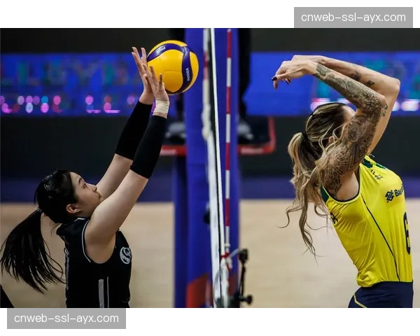 特写:巴西名将加比担任里约站推广大使,现场指导小球迷垫球技巧