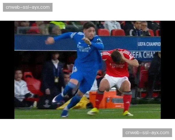 VAR争议再起：巴萨对阵马竞比赛中裁判判罚标准引发讨论